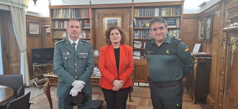 María Rivas recibe al Capitán de la 2ª Compañía de la Guardia Civil de Ferrol, Francisco Javier Fernández González